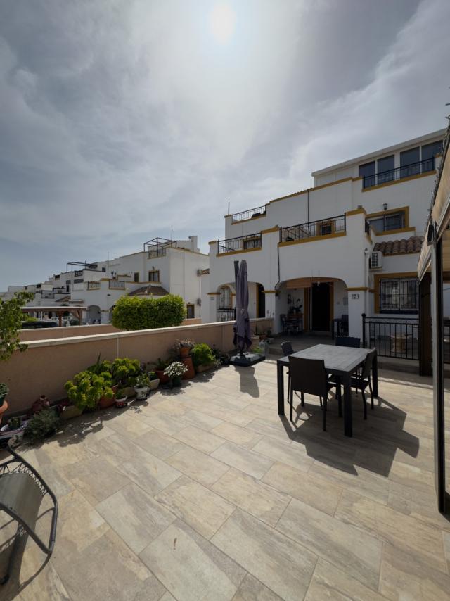 Elegant townhouse in La Marina urbanization